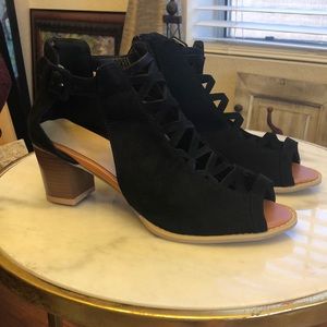 Black suede cutout sandals new